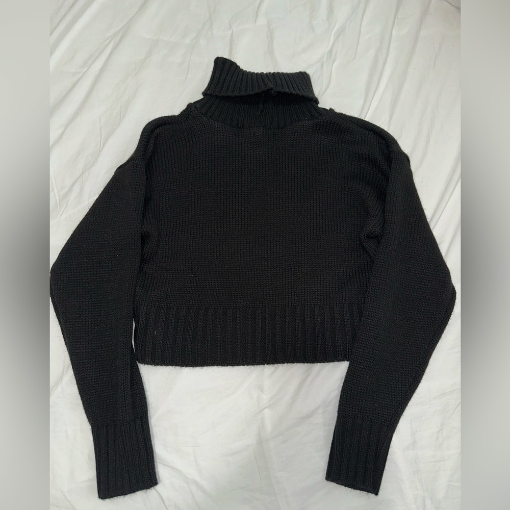 Crop crew neck sweater
